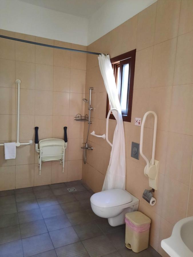 C & A Hotel Apartments Полис Екстериор снимка
