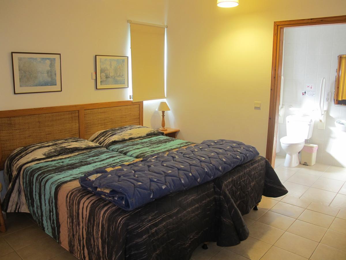 C & A Hotel Apartments Полис Екстериор снимка