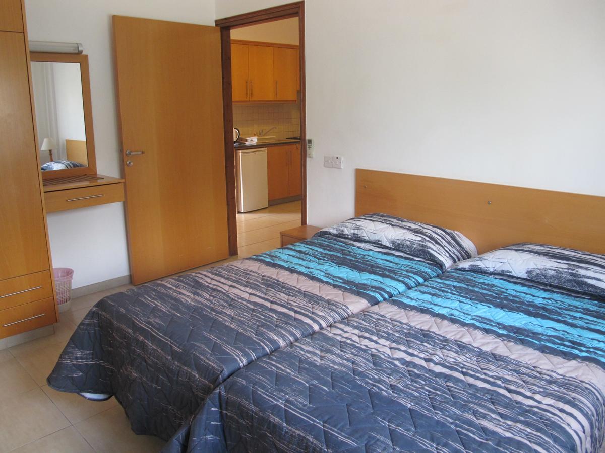 C & A Hotel Apartments Полис Екстериор снимка