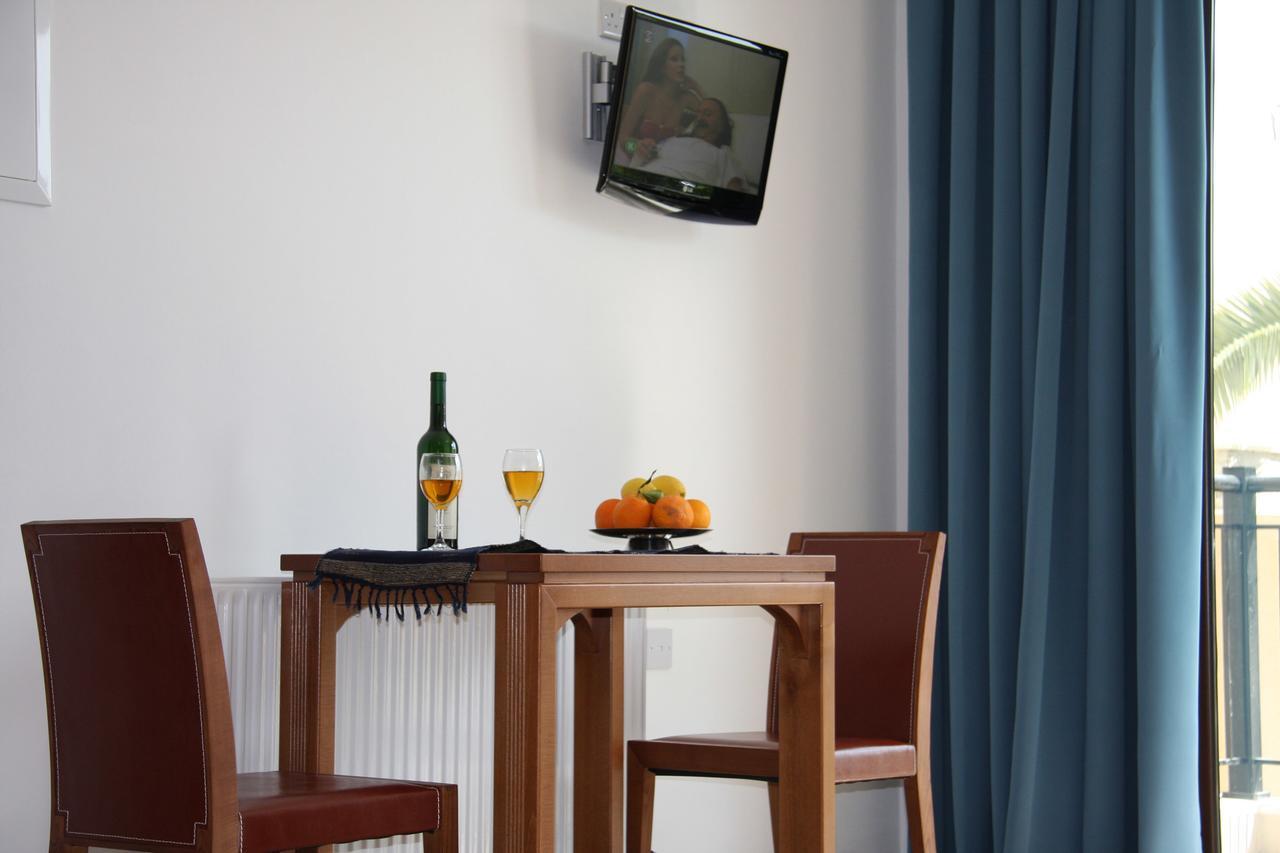 C & A Hotel Apartments Полис Екстериор снимка